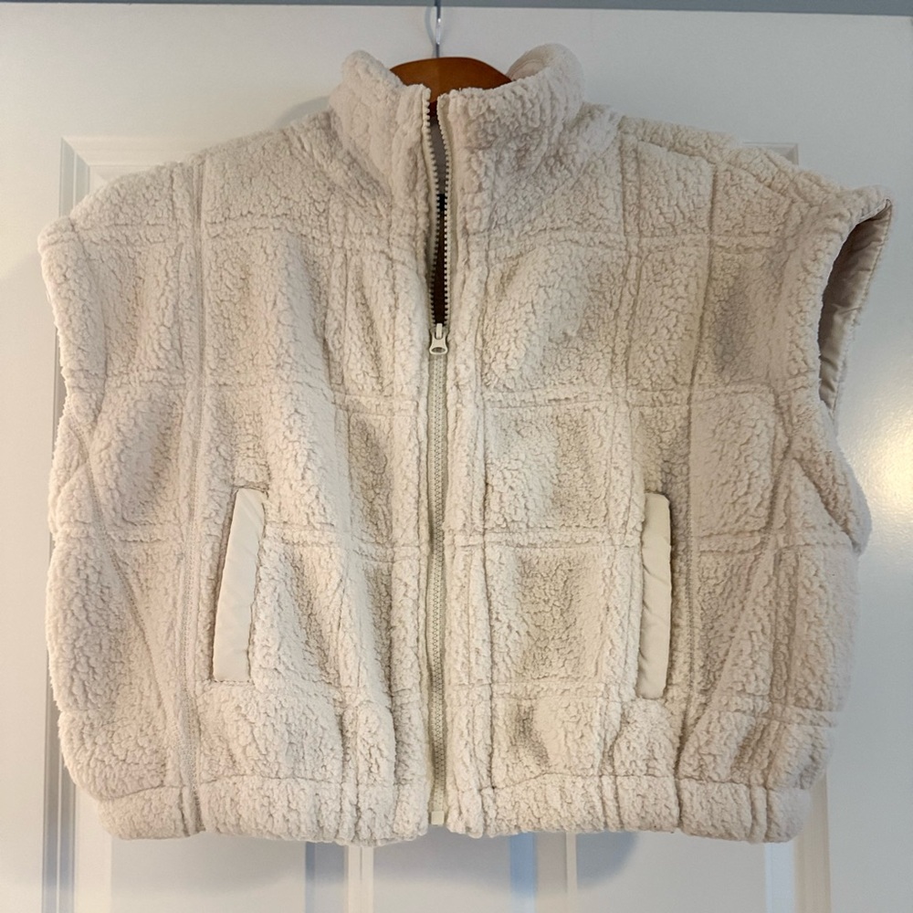 Thread & Supply Fleece/ Sherpa Cropped Vest